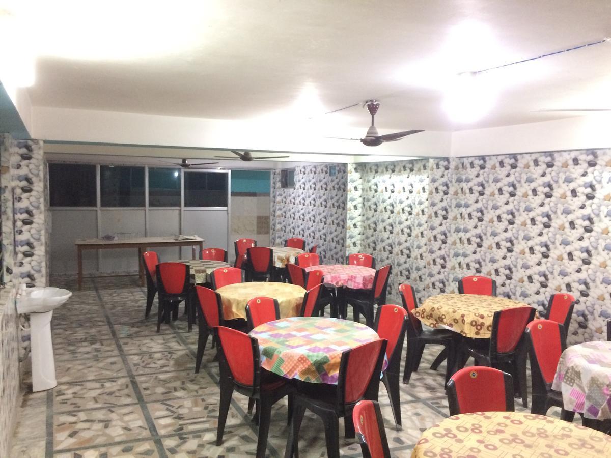 Oyo 16064 Tirupati Lodge Siliguri Exterior foto