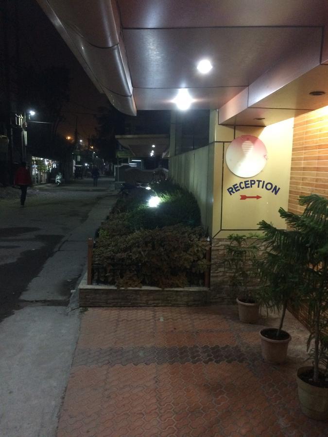 Oyo 16064 Tirupati Lodge Siliguri Exterior foto